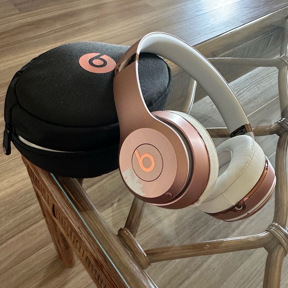 *** SOLD ****Beats Rose Gold Wireless Headphones